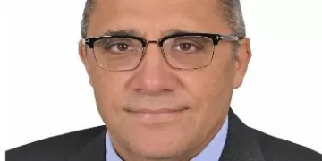 صيدلة القاهرة تُجدد اعتمادي الأيزو الدوليين في البيئة والسلامة المهنية