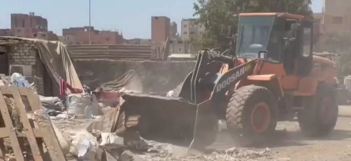 محافظ الجيزة يوجه بتكثيف الحملات البيئية وحي الطالبية يغلق ويُزيل مخازن خردة مخالفة 2 - جريدة الجمهورية 1 60 - جريدة الجمهورية