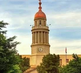 جامعة القاهرة تبدأ التنفيذ الفعلي لمشروع ترميم برج الساعة والقبة التاريخية بقصر العيني