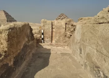 أحجار سقارة تنطق مجدداً: كيف أعادت بعثة «البوباسطيون» حارس أسرار الفراعنة «سخنتيو-بتاح» إلى النور؟ 2 - جريدة الجمهورية أحجار سقارة تنطق مجدداً: كيف أعادت بعثة «البوباسطيون» حارس أسرار الفراعنة «سخنتيو-بتاح» إلى النور؟