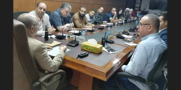 اجتماع موسع لمناقشة آليات عمل لجنة المرور الميداني على المنشآت الصناعية «المرخصة وغير المرخصة» بالدقهلية