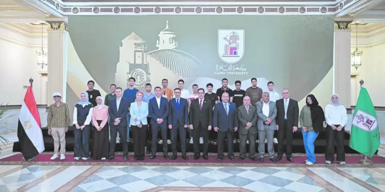 أوائل الثانوية العامة فى جامعة القاهرة 1 - جريدة الجمهورية أوائل الثانوية العامة فى جامعة القاهرة