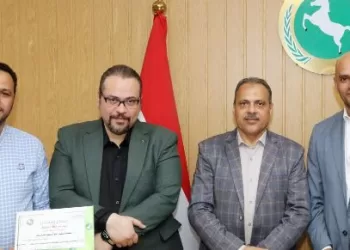 محافظ الشرقية يُكرم مديري المستشفيات المتميزة وإدارة القوافل العلاجية لإنجازاتهم في خدمة المرضى
