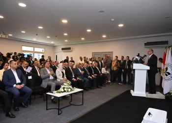 وزراء «الاستثمار» و«العمل» و«محافظ القليوبية» يفتتحون مركز خدمات المستثمرين بالمنطقة الاستثمارية في بنها
