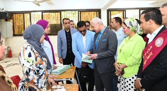 رئيس جامعة أسيوط يتفقد سير أعمال الكشف الطبي للطلاب المستجدين للعام الجامعي 2026/2027 3 - جريدة الجمهورية 3 134 - جريدة الجمهورية