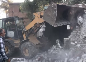 محافظ أسيوط: حملات حاسمة بأبنوب وأسيوط وحي شرق لإزالة 9 حالات تعد ومخالفة بناء.. لا تهاون مع المخالفين