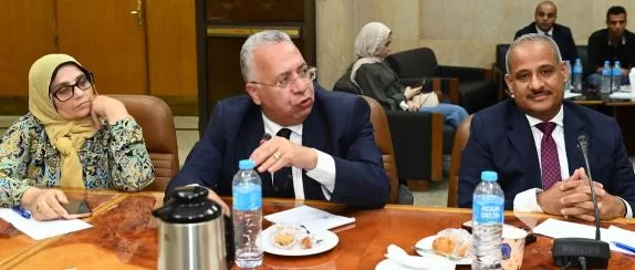 جامعة أسيوط تبحث تعزيز التعاون مع أعضاء مجلسي النواب والشيوخ لتطوير المنظومتين التعليمية والطبية 8 - جريدة الجمهورية 4 55 - جريدة الجمهورية