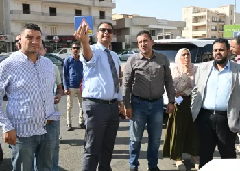 نائب رئيس هيئة المجتمعات العمرانية يبحث تعظيم الاستفادة من المناطق المقترح استغلالها بالعاشر من رمضان