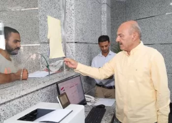 محافظ السويس يتفقد المركز التكنولوجي ويستمع لشكاوى المواطنين ويوجه بحلول عاجلة