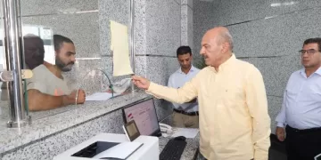 محافظ السويس يتفقد المركز التكنولوجي ويستمع لشكاوى المواطنين ويوجه بحلول عاجلة