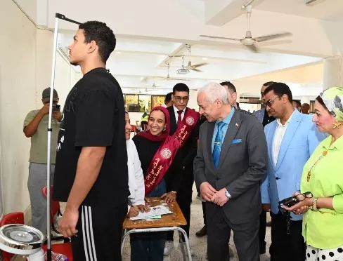 رئيس جامعة أسيوط يتفقد سير أعمال الكشف الطبي للطلاب المستجدين للعام الجامعي 2026/2027 7 - جريدة الجمهورية 7 43 - جريدة الجمهورية