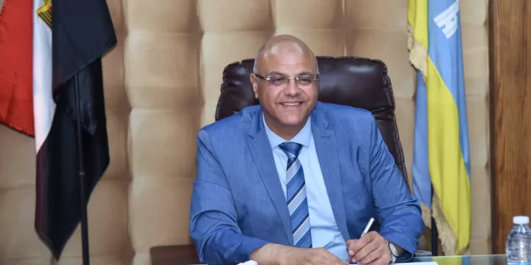 محافظ الإسكندرية يوجه بتسهيل إجراءات علاج 6 حالات مرضية على نفقة الدولة