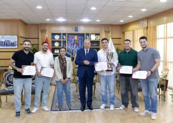 تكريم فريق Enactus لتصدره الجامعات المصرية والتأهل للمسابقة العالمية في البرازيل