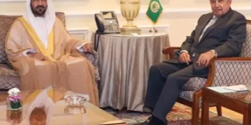 تكامل الأدوار لخدمة القضايا المصيرية.. مباحثات موسعة بين رئيس البرلمان العربي وأمين الجامعة العربية بالقاهرة