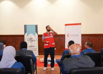 تدريب العاملين بمسجد الإمام الحسين على الإسعافات الأولية ودعم الحياة الأساسي
