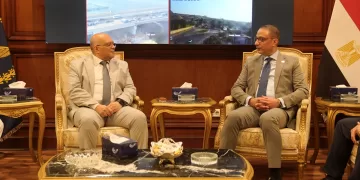 محافظ الجيزة يهنئ مساعد وزير الداخلية لقطاع أمن الجيزة بتوليه مهام منصبه الجديد