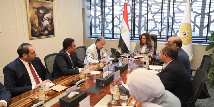 محافظ الجيزة يهنئ مساعد وزير الداخلية لقطاع أمن الجيزة بتوليه مهام منصبه الجديد
