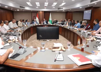 محافظ الجيزة يتابع طلبات تقنين أوضاع أراضي الدولة بمنشأة القناطر والصف ويوجه بسرعة إنهاء الإجراءات