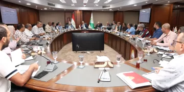 محافظ الجيزة يتابع طلبات تقنين أوضاع أراضي الدولة بمنشأة القناطر والصف ويوجه بسرعة إنهاء الإجراءات