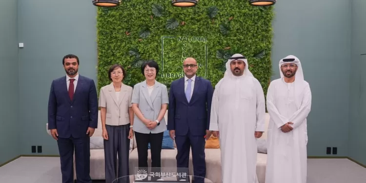 الأرشيف والمكتبة الوطنية الإماراتية تبحث تعزيز التعاون مع المؤسسات المكتبية في كوريا الجنوبية