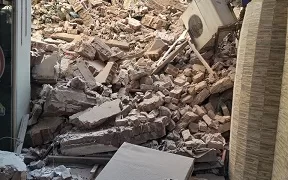 انهيار عقار مهجور في «المندرة» بالإسكندرية.. دون إصابات وسرعة في رفع الأنقاض