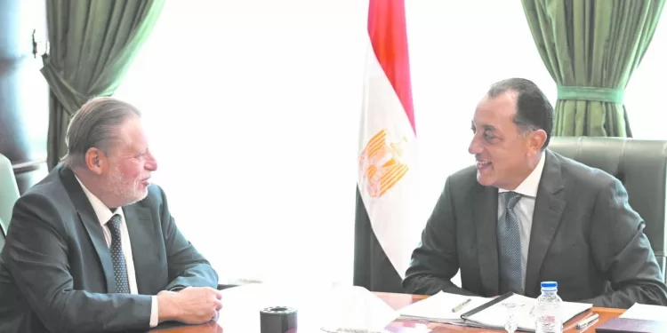 مدبولى يتابع جهود تخفيض معدلات التضخم وزيادة التدفقات الدولارية 1 - جريدة الجمهورية القناة.. ضربة بداية من العيار الثقيل