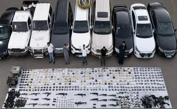 مصرع 5 عناصر إجرامية.. وضبط شحنة مخدرات بـ100 مليون و95 بندقية