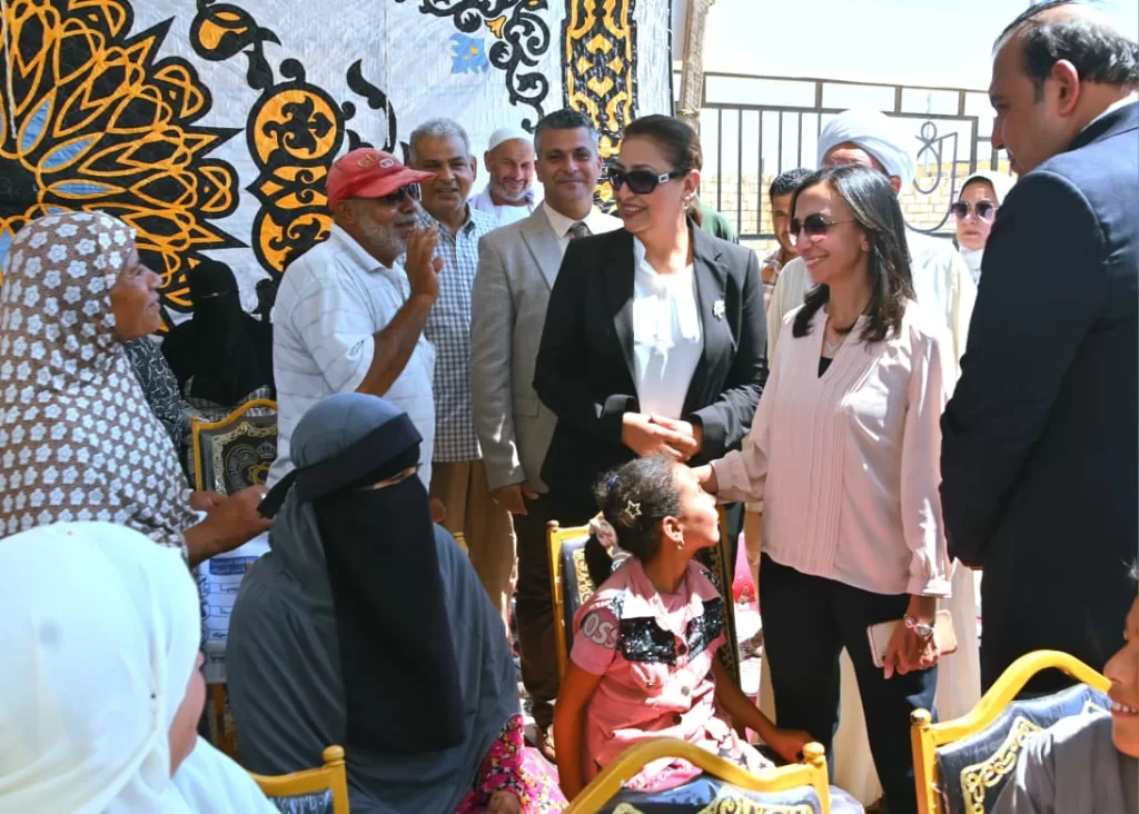 محافظ البحيرة ورئيس اللجنة الطبية العليا والاستغاثات بمجلس الوزراء تتفقدان القافلة الطبية بالوحدة 5 - جريدة الجمهورية WhatsApp Image 2026 08 26 at 4.01.35 PM - جريدة الجمهورية