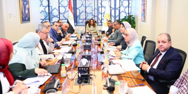 د. منال عوض: تنفيذ مشروعات بيئية متكاملة للحد من التلوث وحماية الموارد الطبيعية 1 - جريدة الجمهورية د. منال عوض: تنفيذ مشروعات بيئية متكاملة للحد من التلوث وحماية الموارد الطبيعية