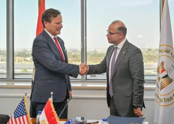 وزير الاستثمار يلتقي نائب مساعد وزير التجارة الأمريكي ووفد السفارة الأمريكية لتعزيز التعاون الاستثماري