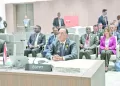 «اللاب توب» للعمل أون لاين..  والبحر مكافأة التخرج