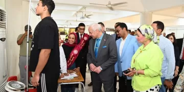 رئيس جامعة أسيوط يتفقد أعمال الكشف الطبي للطلاب الجدد للعام الجامعي 2026/2027