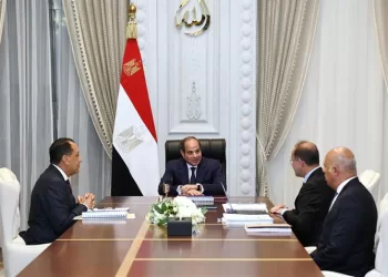 فيديو | الرئيس عبد الفتاح السيسي يجتمع برئيس مجلس الوزراء ووزير المالية 4 - جريدة الجمهورية فيديو | الرئيس عبد الفتاح السيسي يجتمع برئيس مجلس الوزراء ووزير المالية