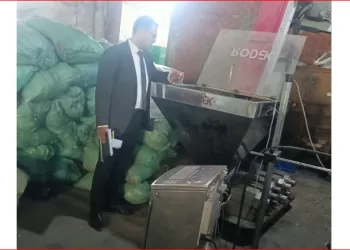 ضبط 30 ألف زجاجة بلاستيكية مقلدة داخل مصنع دون ترخيص بالشرقية