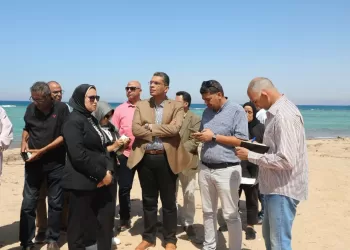 في زيارته لمدينة رأس غارب: محافظ البحر الأحمر يفتتح أعمال تطوير «وحدة الأمل الصحية».. وإنشاء محطة تحلية بطاقة 10 آلاف متر مكعب
