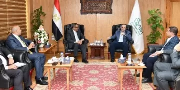 محافظ الفيوم يستقبل الرئيس التنفيذي لجهاز تنمية المشروعات لتعزيز التعاون المشترك