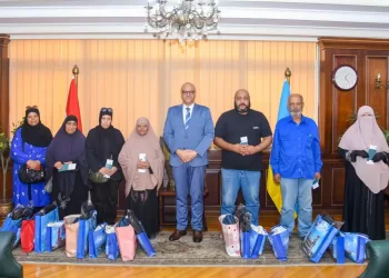 وفاءً وعرفانًا.. محافظ الإسكندرية يسلم رحلات عمرة لوالدي شهيدي الواجب «سليمان عبد العزيز وزياد محمد» 4 - جريدة الجمهورية وفاءً وعرفانًا.. محافظ الإسكندرية يسلم رحلات عمرة لوالدي شهيدي الواجب «سليمان عبد العزيز وزياد محمد»