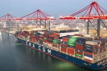 خلال 24 ساعة.. تداول 115 ألف طن بضائع ودخول وخروج 8960 شاحنة بميناء الإسكندرية