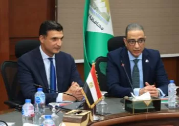 وزير الصناعة ومحافظ الجيزة يبحثان تقنين أوضاع المستثمرين بالمناطق الصناعية بجرزا وعرب أبوساعد