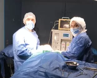 فريق طبي بمستشفى دكرنس العام ينجح في إجراء جراحة دقيقة بالوجه ومحجر العين لشاب بعد حادث مروري 6 - جريدة الجمهورية فريق طبي بمستشفى دكرنس العام ينجح في إجراء جراحة دقيقة بالوجه ومحجر العين لشاب بعد حادث مروري
