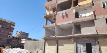 إزالة عقار مخالف من 6 أدوار بالمنتزه شرق الإسكندرية