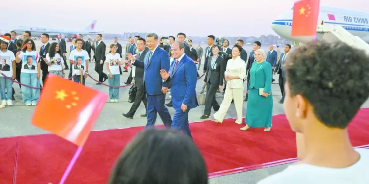 السيسى وقرينته يستقبلان «شى جينبينج» وقرينته