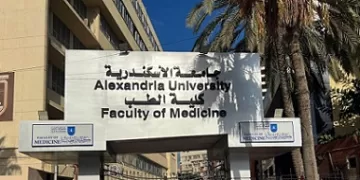 طب الإسكندرية تنظم قافلة لعلاج المقيمين في دار المسنين بالعجمي