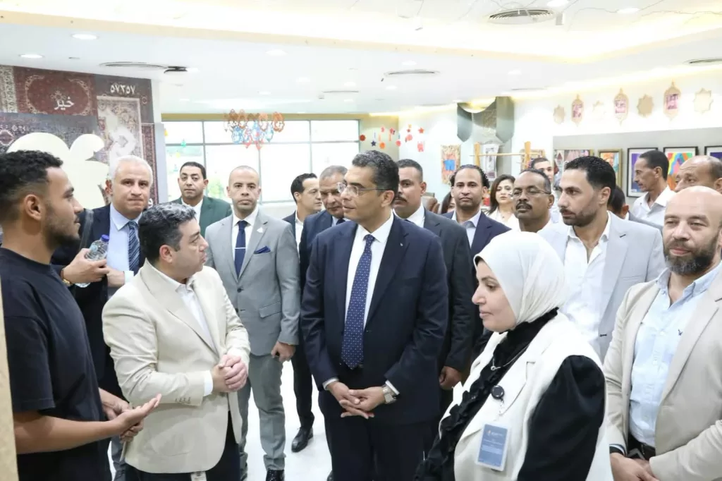 محافظ البحر الأحمر يزور مستشفى 57357 ويعلن حشد جهود المحافظة لدعم مبادرة «من قلب الغردقة.. أمل لأبطالنا» 2 - جريدة الجمهورية WhatsApp Image 2026 09 02 at 9.49.32 PM 1 - جريدة الجمهورية