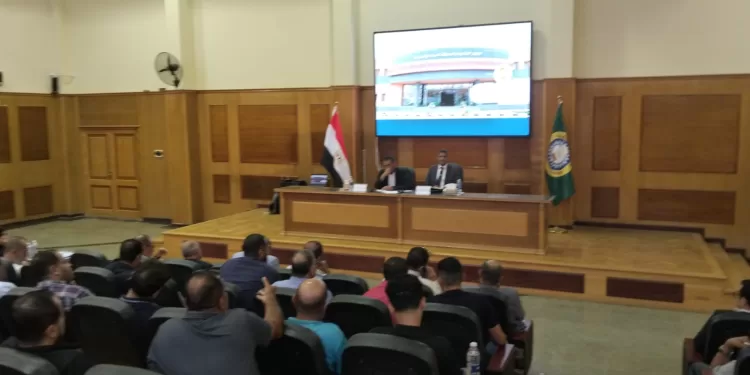 الدقهلية تبحث إعادة تشغيل المصانع المتعثرة بالمنطقة الصناعية في جمصة 1 - جريدة الجمهورية الدقهلية تبحث إعادة تشغيل المصانع المتعثرة بالمنطقة الصناعية في جمصة