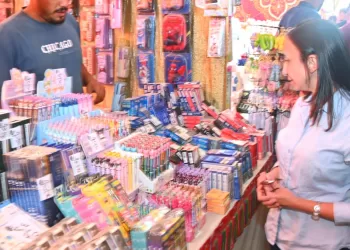 محافظ البحيرة تفتتح معرض “أهلاً مدارس” بكفر الدوار بتخفيضات تصل إلى 25%