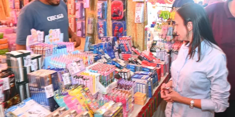 محافظ البحيرة تفتتح معرض "أهلاً مدارس" بكفر الدوار بتخفيضات تصل إلى 25% 1 - جريدة الجمهورية محافظ البحيرة تفتتح معرض “أهلاً مدارس” بكفر الدوار بتخفيضات تصل إلى 25%