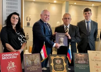 البيت الروسي يهدي مكتبة الإسكندرية 150 إصدارًا باللغة الروسية 4 - جريدة الجمهورية البيت الروسي يهدي مكتبة الإسكندرية 150 إصدارًا باللغة الروسية