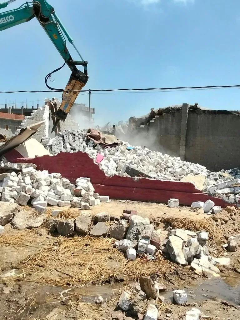 إزالة عقار مخالف من 6 أدوار بالمنتزه شرق الإسكندرية