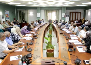 رئيس جامعة المنصورة يكرم المشاركين في برنامج تدريبي حول التعاقدات والموازنة 7 - جريدة الجمهورية رئيس جامعة المنصورة يكرم المشاركين في برنامج تدريبي حول التعاقدات والموازنة